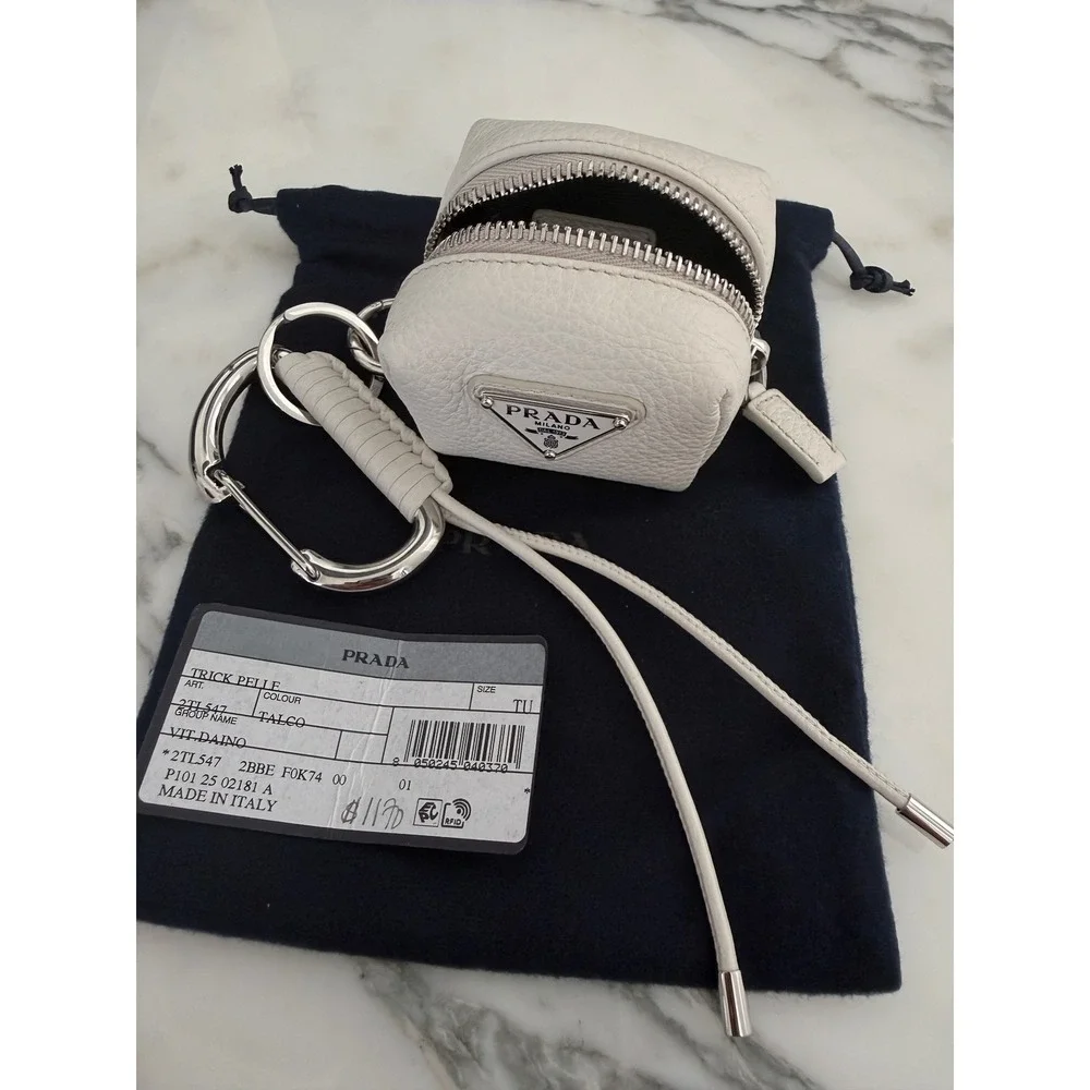Prada 2TL547 Vitello Daino Leather Pouch Keychain Talco White‎ Carabiner Clip